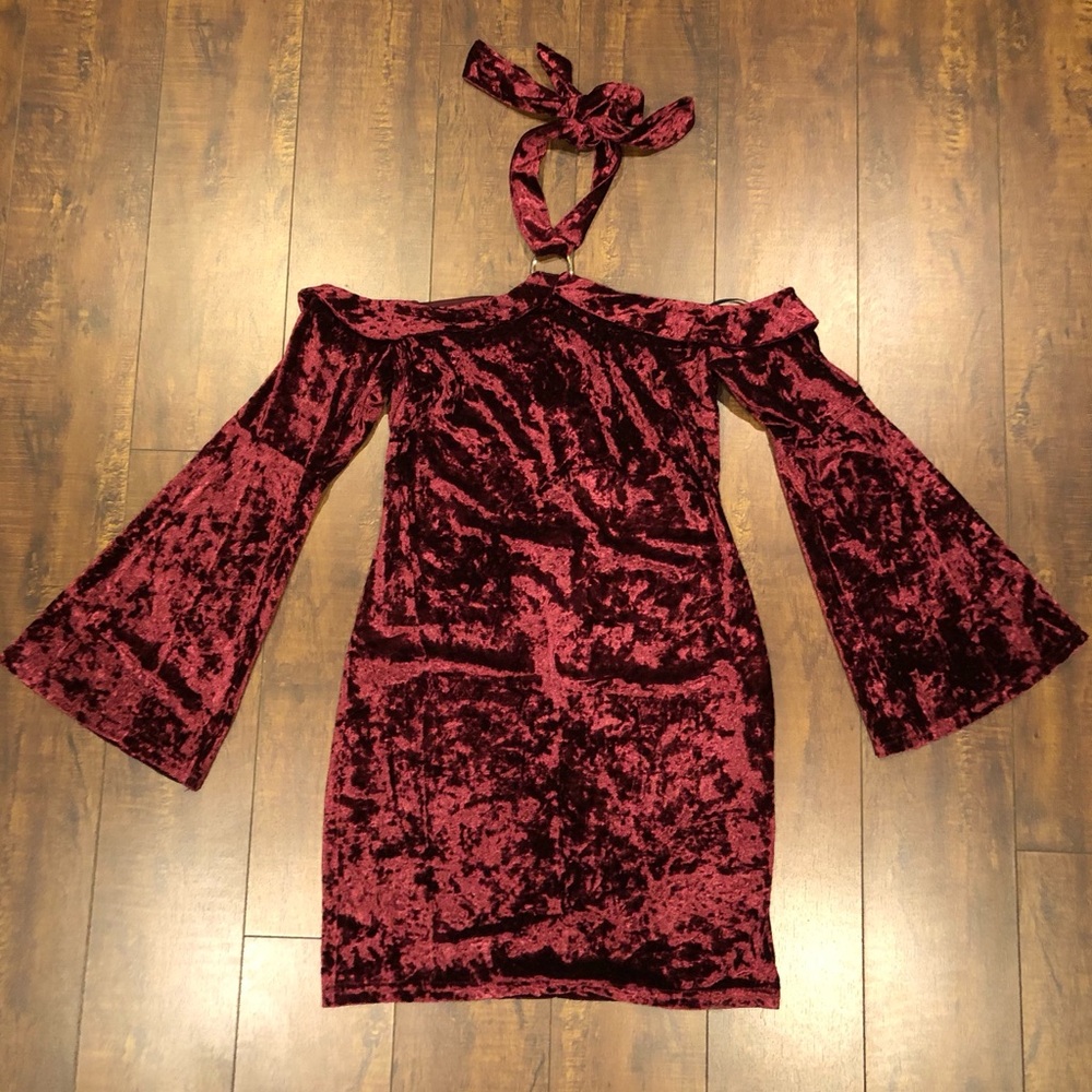 Essue Red Crush Velvet Dress Bell Sleeve Off The Shoulder Neck Hoop Medium
